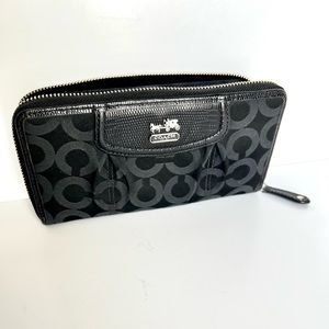 Coach Wallet Accordion Zip In Signature Canvas Black/Silver